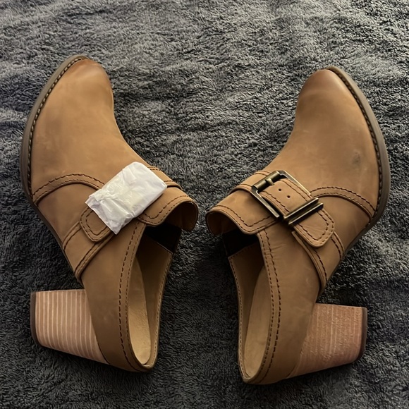 Vionic: Cheyenne (Tan/ Brown) - Picture 3 of 9